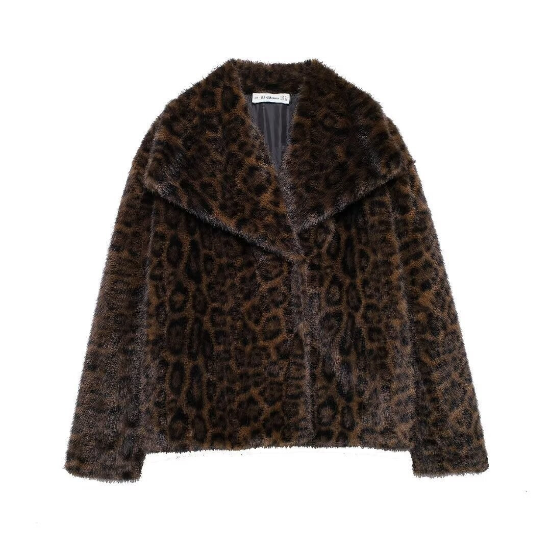 Brit & Boho™ I Lindsay Short Faux Fur Coat